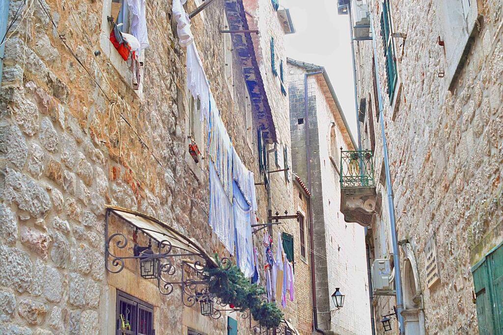 Apartment Amigo 2 Old Town Kotor Extérieur photo